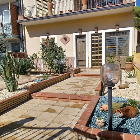 Holiday home Casa 'a Casa Dei Nonni 1'